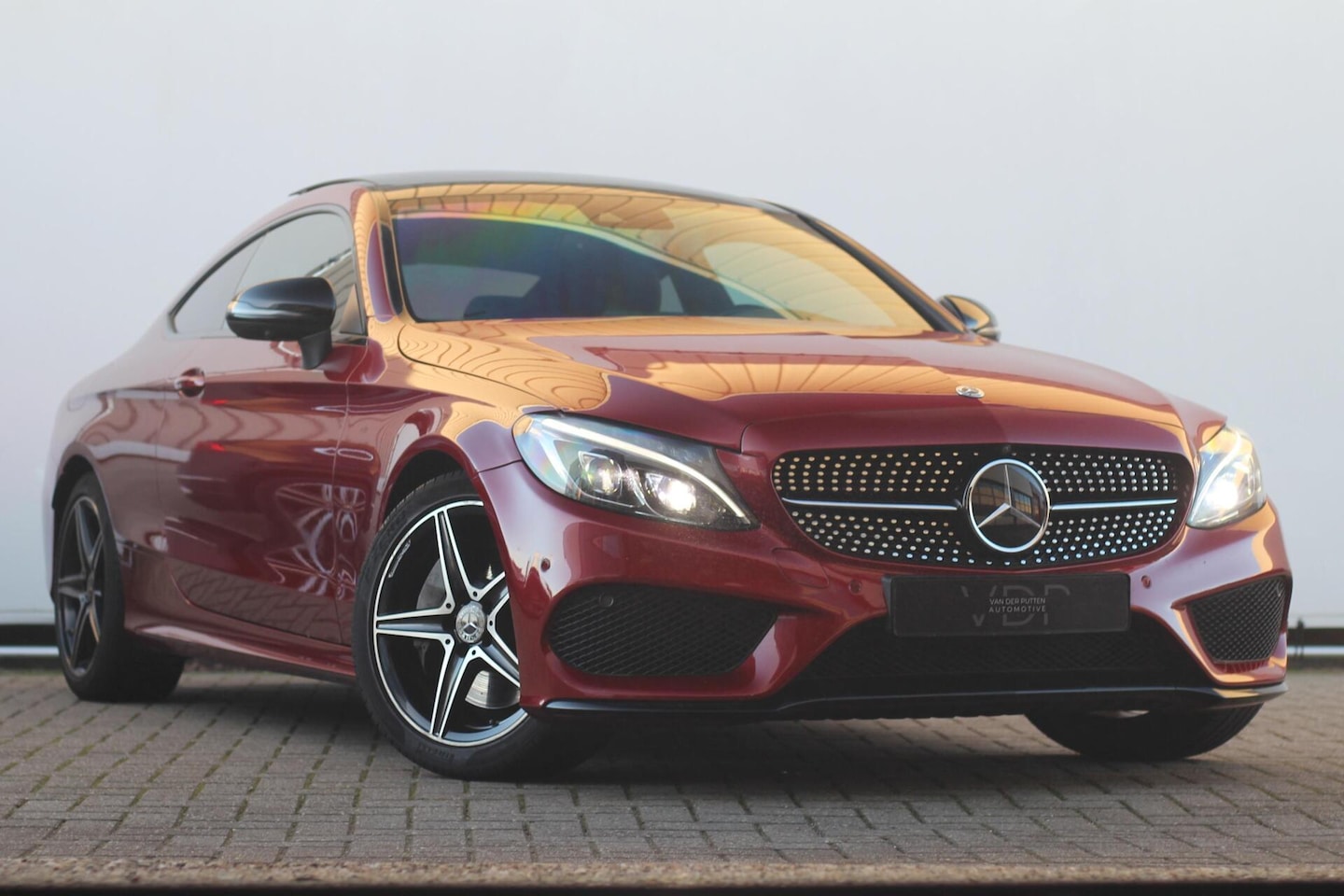 Mercedes-Benz C-klasse Coupé - 300 Prestige|PANO|AMG|360|ACC|Sfeer - AutoWereld.nl