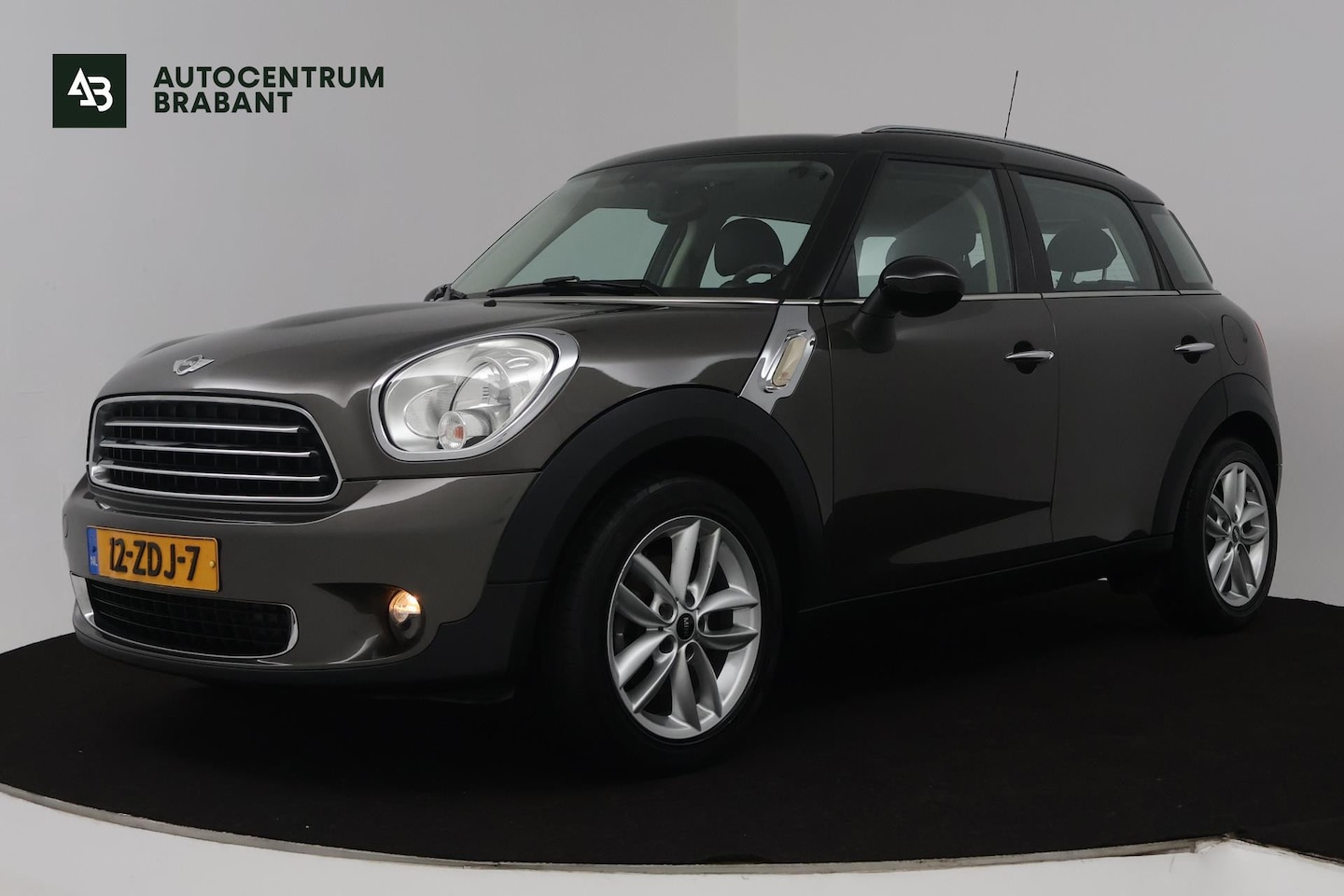 MINI Countryman - Mini 1.6 Cooper Edition (STOELVERWARMING, NAVIGATIE, PARKEERSENSOREN, LEER, CRUISE CONTROL - AutoWereld.nl