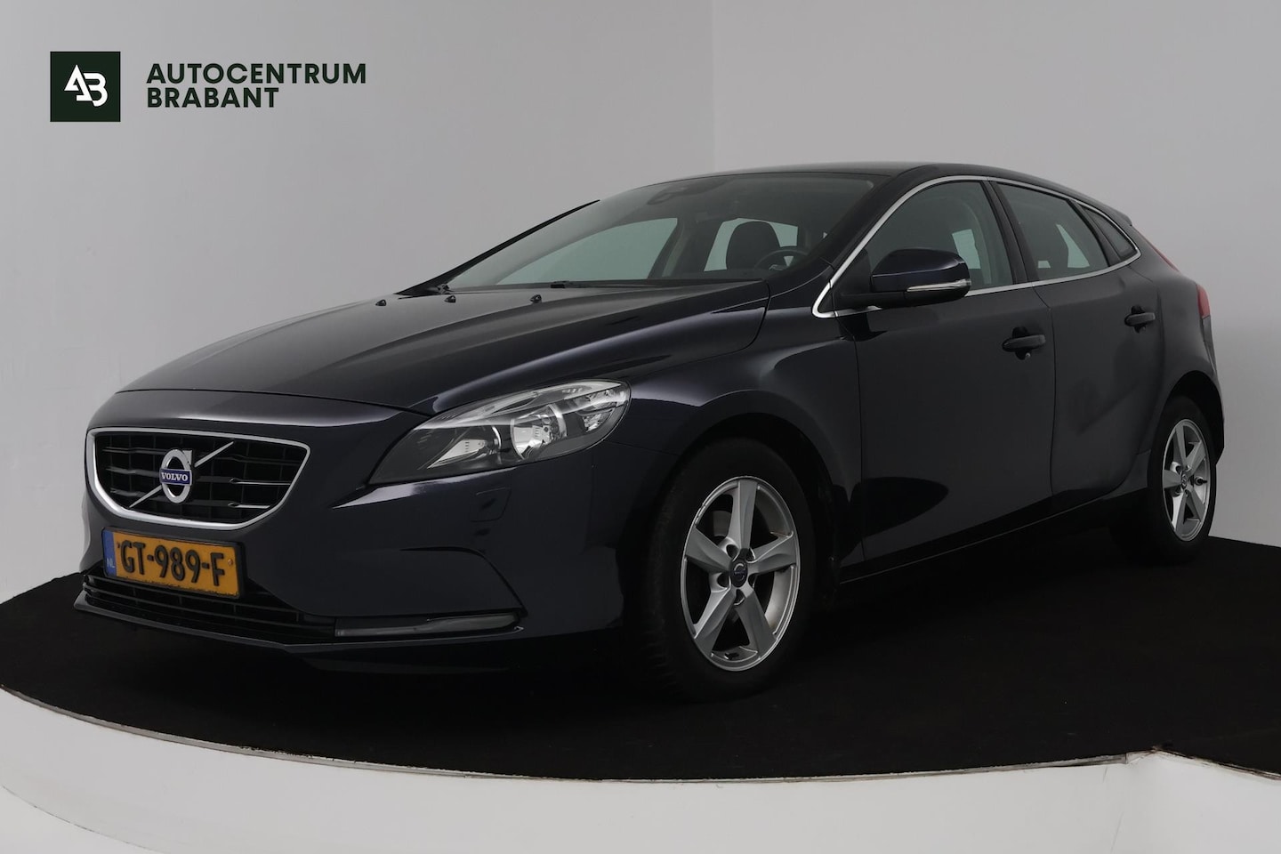 Volvo V40 - 2.0 D2 Ocean Race Business (STOELVERWARMING, ACHTERUITRIJCAMERA, CRUISE CONTROL, PARKEERSE - AutoWereld.nl