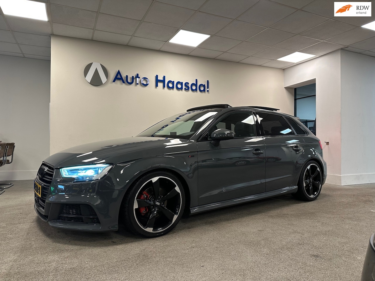 Audi A3 Sportback - 35 TFSI CoD Sport S Line Edition|PANO|DSG - AutoWereld.nl