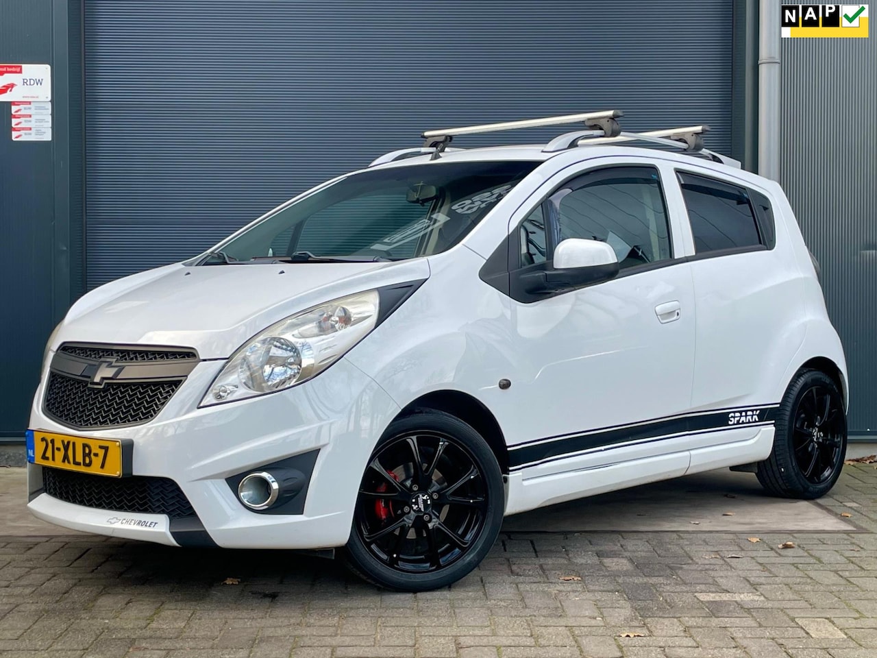 Chevrolet Spark - 1.0 16V LT White Limited Edition Bi-Fuel NAP AIRCO LEER BLUETOOTH AUDIO MET SUB LM VELGEN - AutoWereld.nl