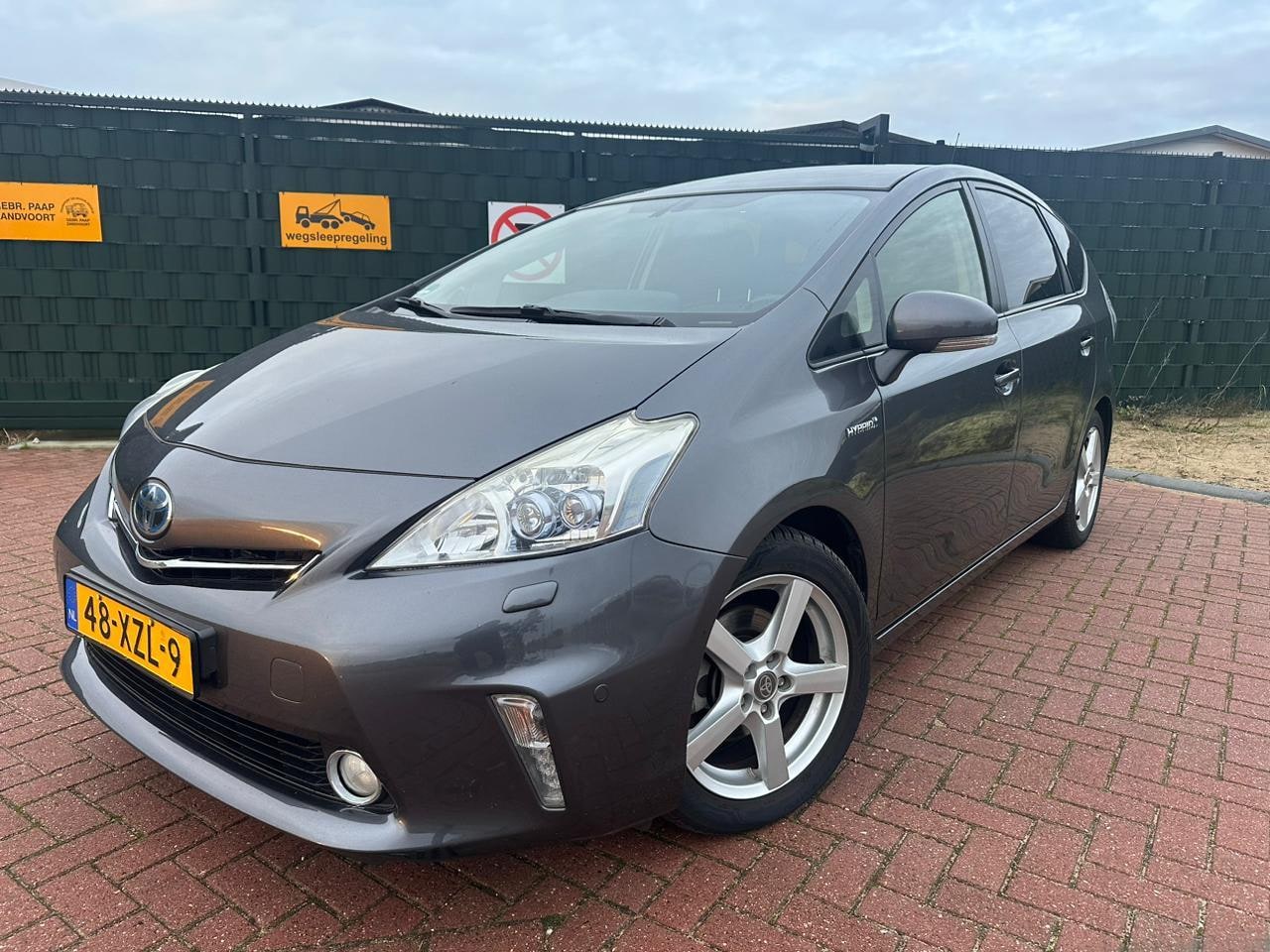 Toyota Prius Wagon - 1.8 Dynamic Business 96g - AutoWereld.nl