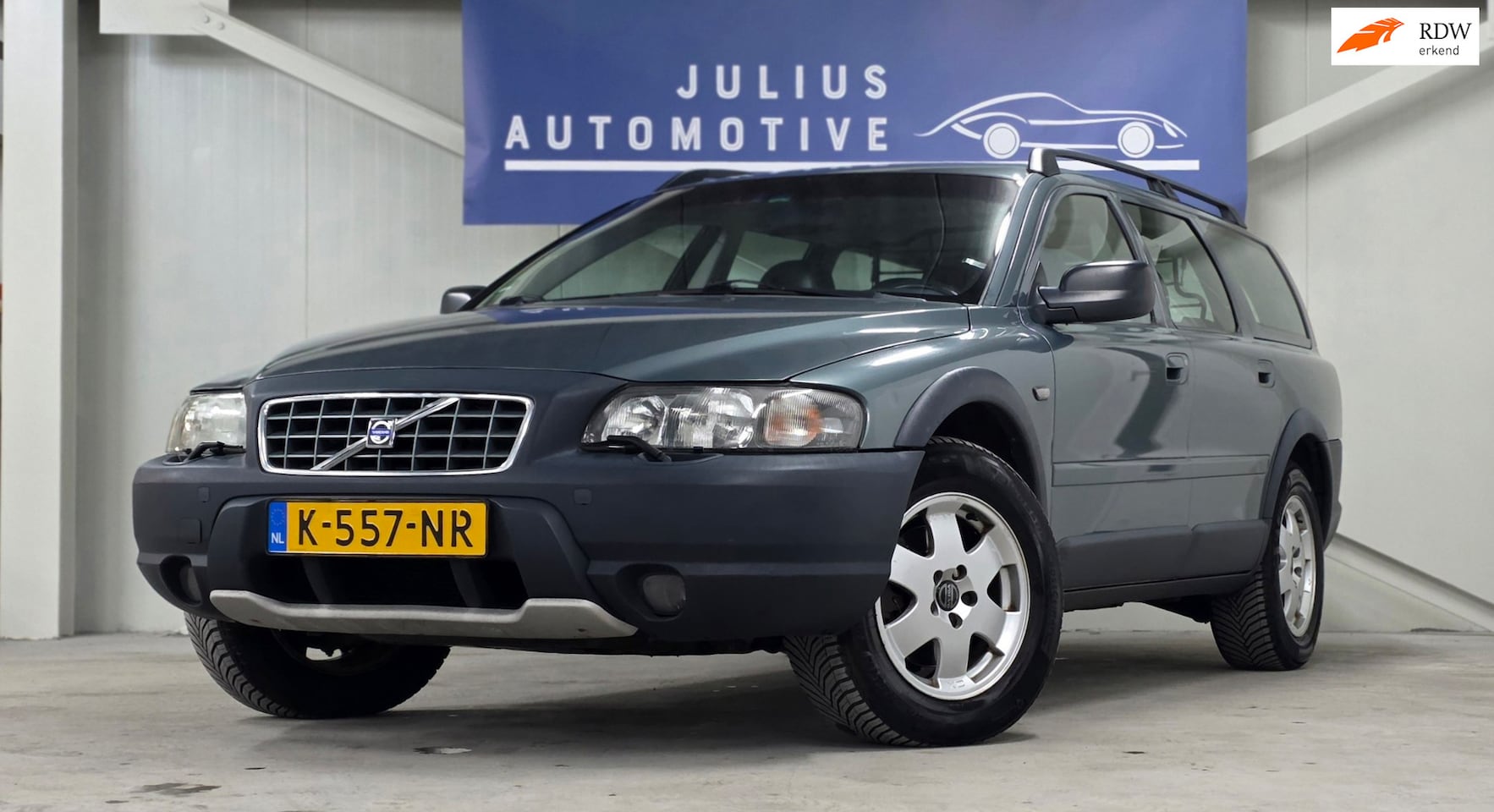 Volvo V70 Cross Country - 2.4 T Prestige Line Leer Bluetooth Nieuwe APK Mooi! - AutoWereld.nl