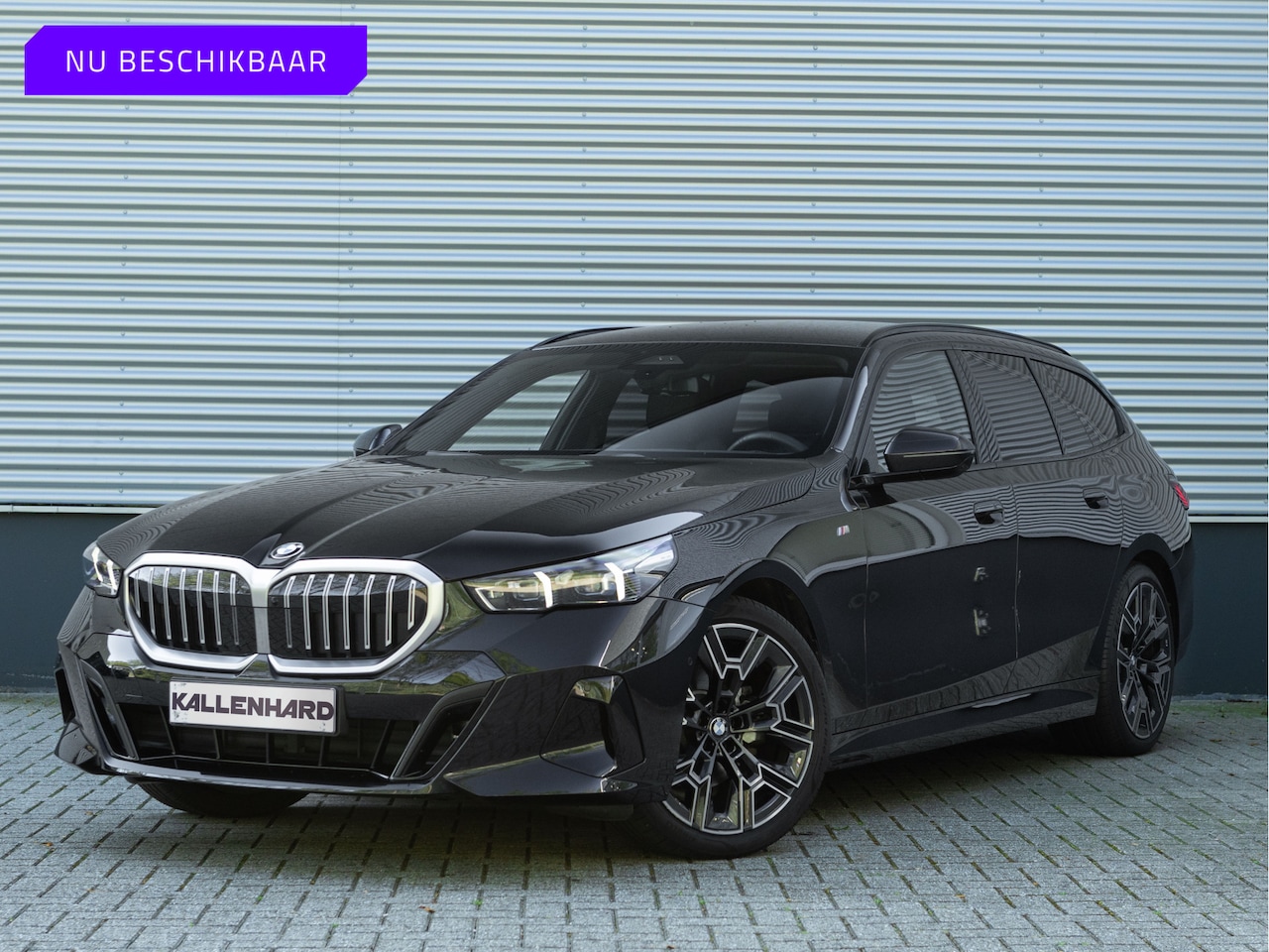 BMW 5-serie Touring - 520i M-Sport - Driving + Parking Ass Plus - Head-Up - Adaptive LED - AutoWereld.nl