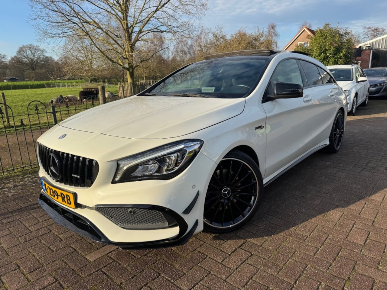 Mercedes-Benz CLA-klasse Shooting Brake - 250 Shooting Brake 4Matic AMG *Panno*led*Sfeerverlichting*VOLL - AutoWereld.nl