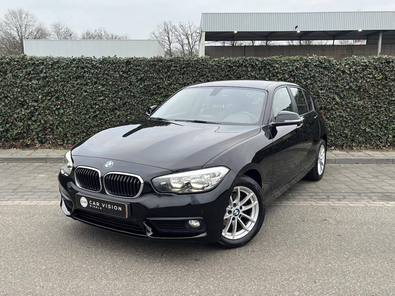 BMW 1-serie - 116i * Nieuwe distributie * Navi * Garantie - AutoWereld.nl