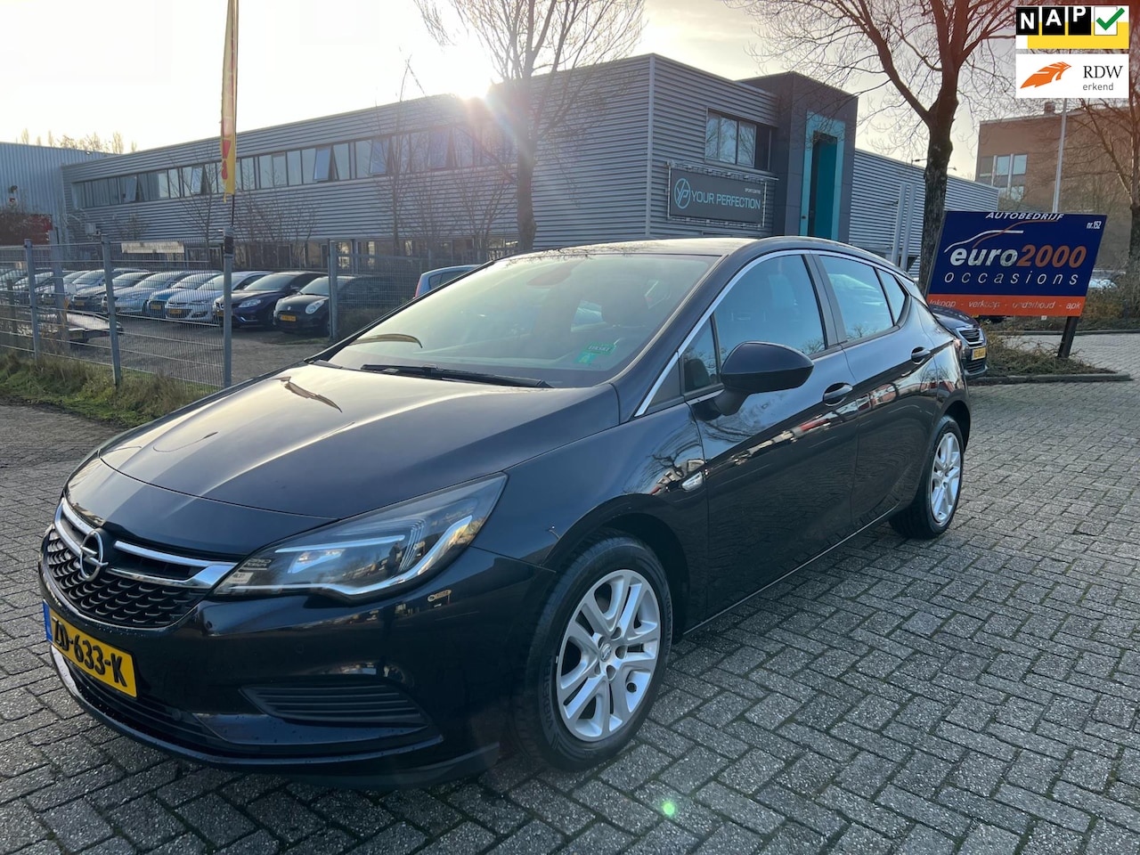 Opel Astra - 1.6 CDTI Business+ - INCLUSIEF BTW - KEURIG !! - AutoWereld.nl