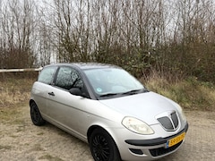 Lancia Y(psilon) - 1.2 Argento