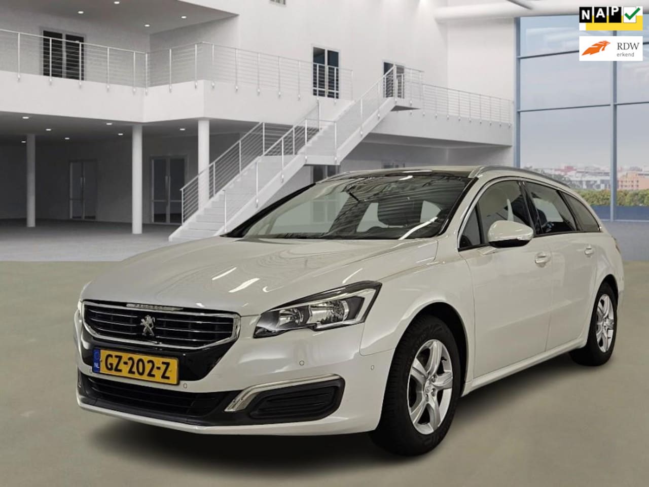 Peugeot 508 SW - 1.6 e-THP Blue Lease Executive|PANO|AUT|NAVI|CAMERA|PSENSOR|TREKHAAK - AutoWereld.nl