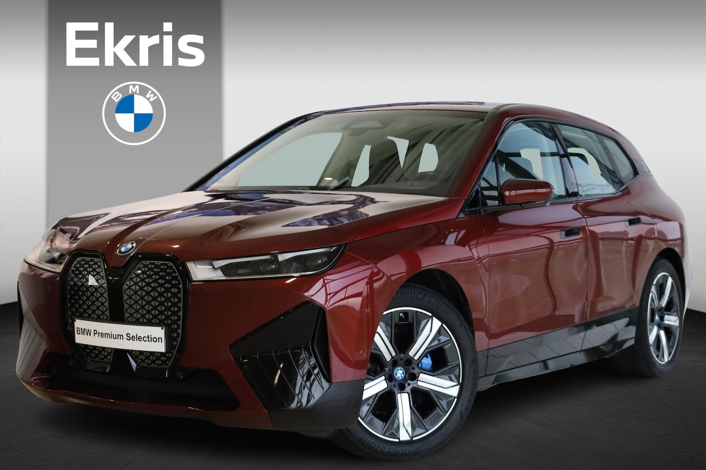 BMW iX - xDrive40 | Sportpakket | Comfort Access | Driving Assistant | Rondomzicht Camera | Verwarm - AutoWereld.nl