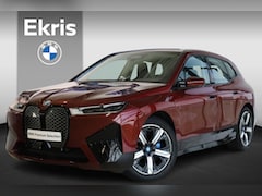 BMW iX - xDrive40 | Sportpakket | Comfort Access | Driving Assistant | Rondomzicht Camera | Verwarm