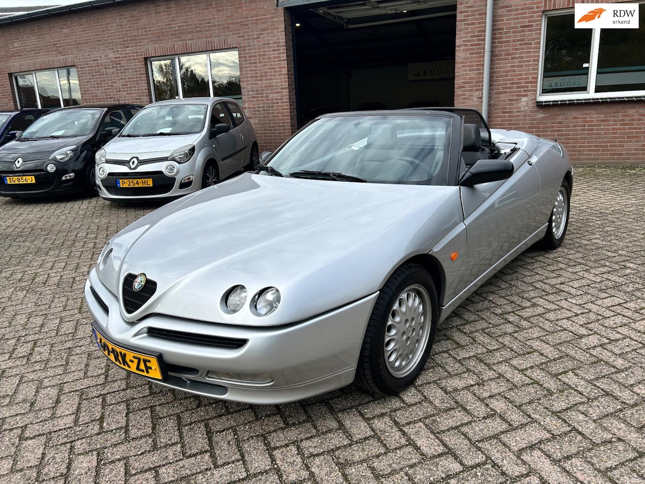 Alfa Romeo Spider - 2.0-16V T.Spark // Topstaat // Historie - AutoWereld.nl