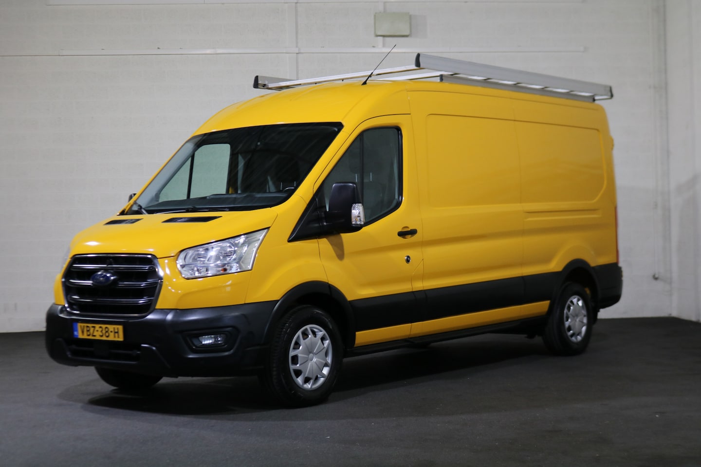 Ford Transit - 2.0 TDCI 130pk L3 H2 Airco Imperiaal Trap Trekhaak - AutoWereld.nl
