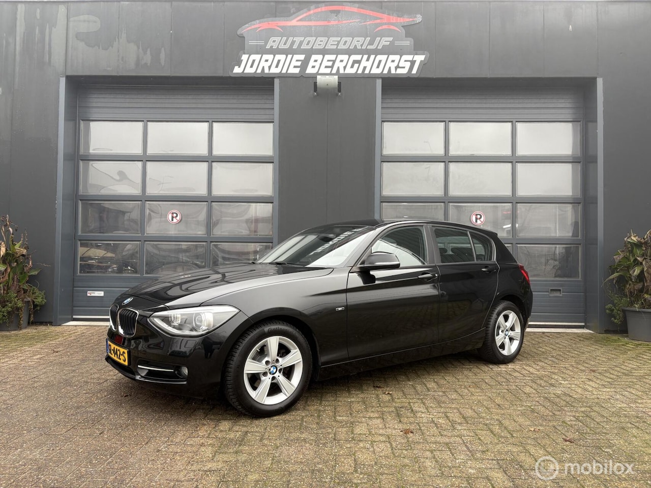 BMW 1-serie - 116i High Executive Sport - AutoWereld.nl