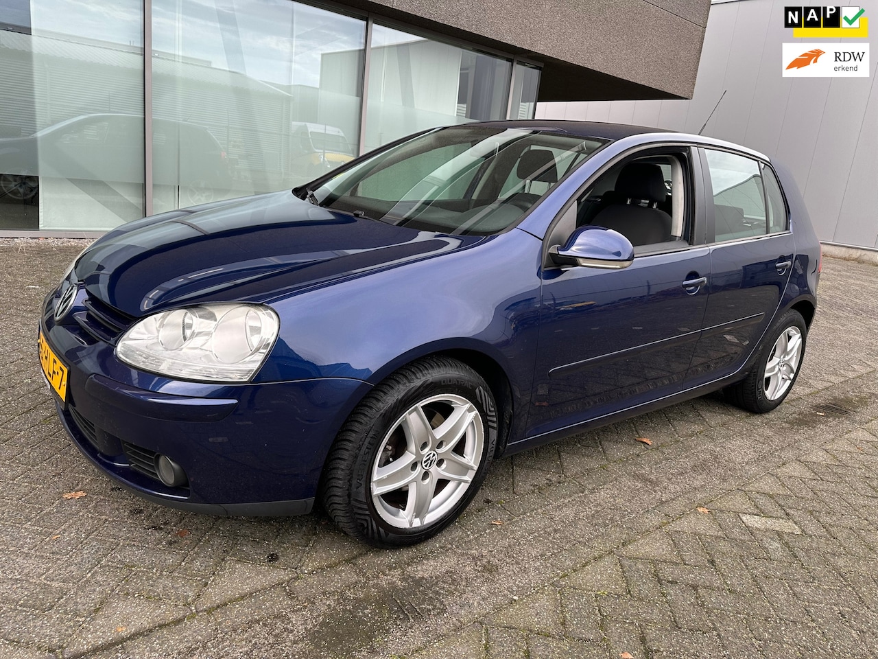 Volkswagen Golf - 1.6 FSI Trendline CLIMAT BJ 1-2009 APK 3-2026 - AutoWereld.nl
