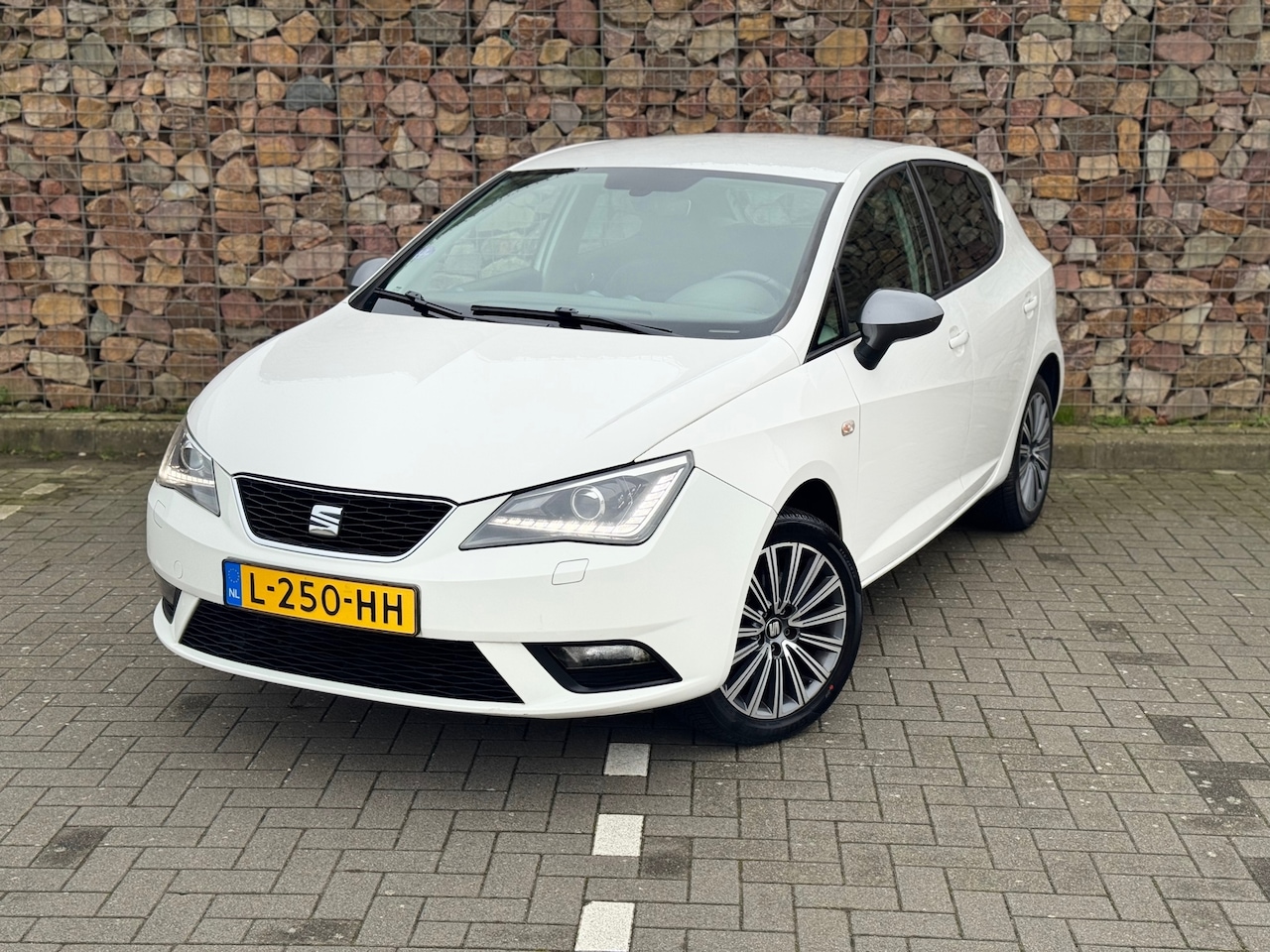 SEAT Ibiza - 1.0 EcoTSI FR Connect 1.0 EcoTSI FR Connect - AutoWereld.nl