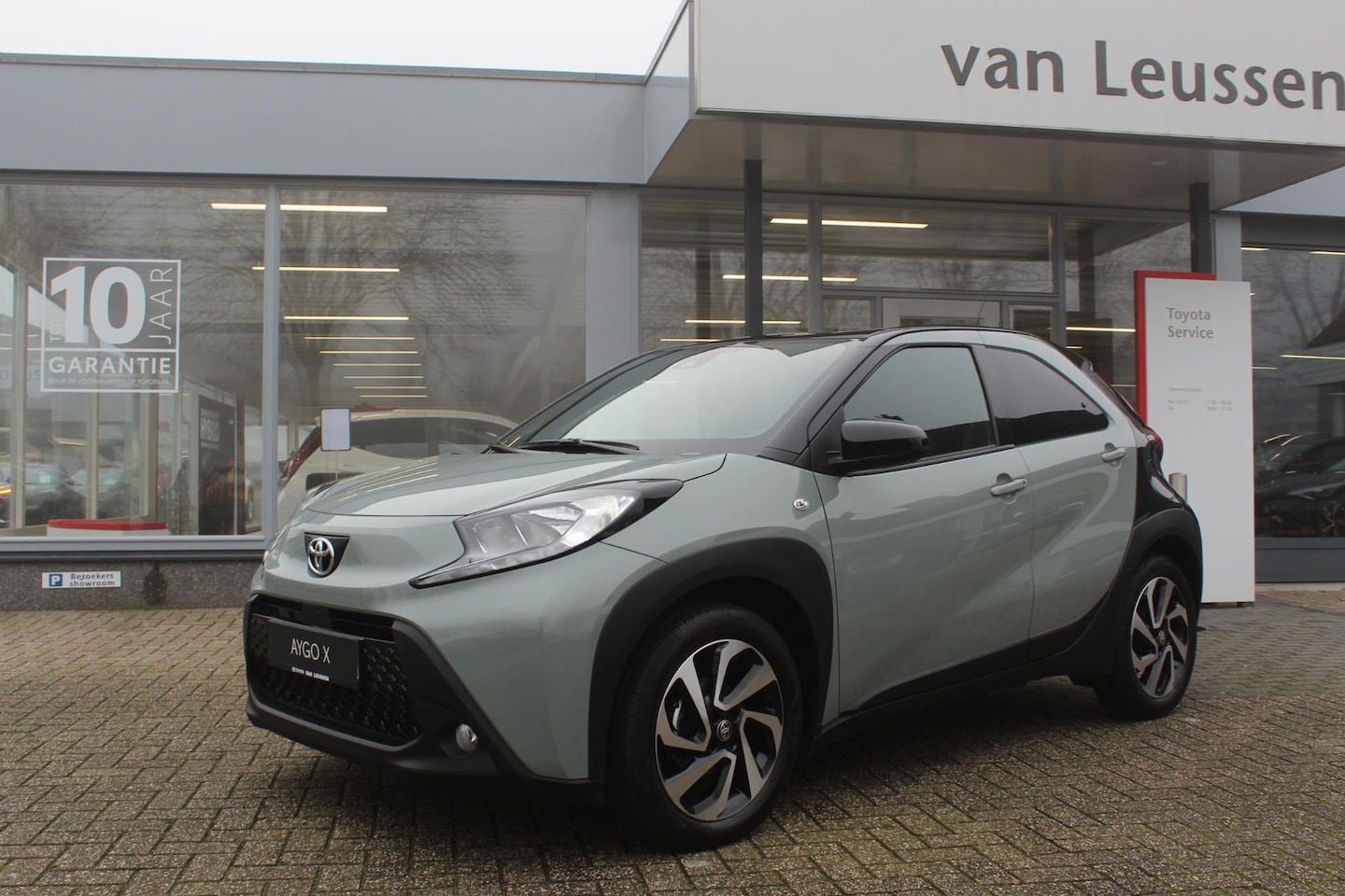 Toyota Aygo X - 1.0 VVT-I MT PULSE STOELVERWARMING LM-VELGEN CAMERA AIRCO APPLE/ANDROID DRAADLOOS - AutoWereld.nl