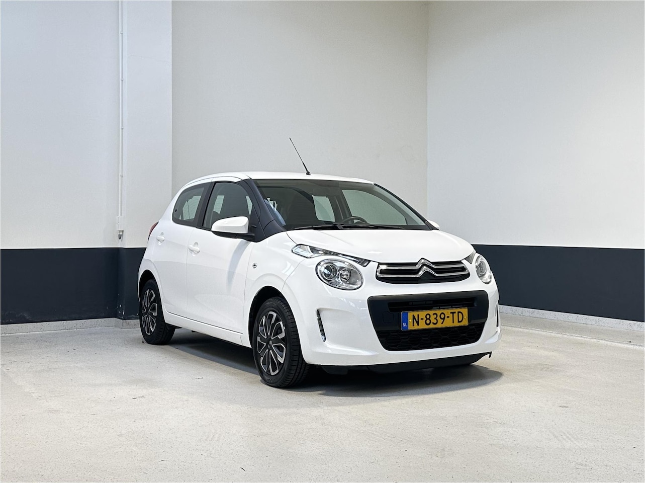 Citroën C1 - 1.0 VTi Feel | Apple Carplay/ Android Auto | Camera |Airco | Bluetooth |5-Drs | NL - AutoWereld.nl