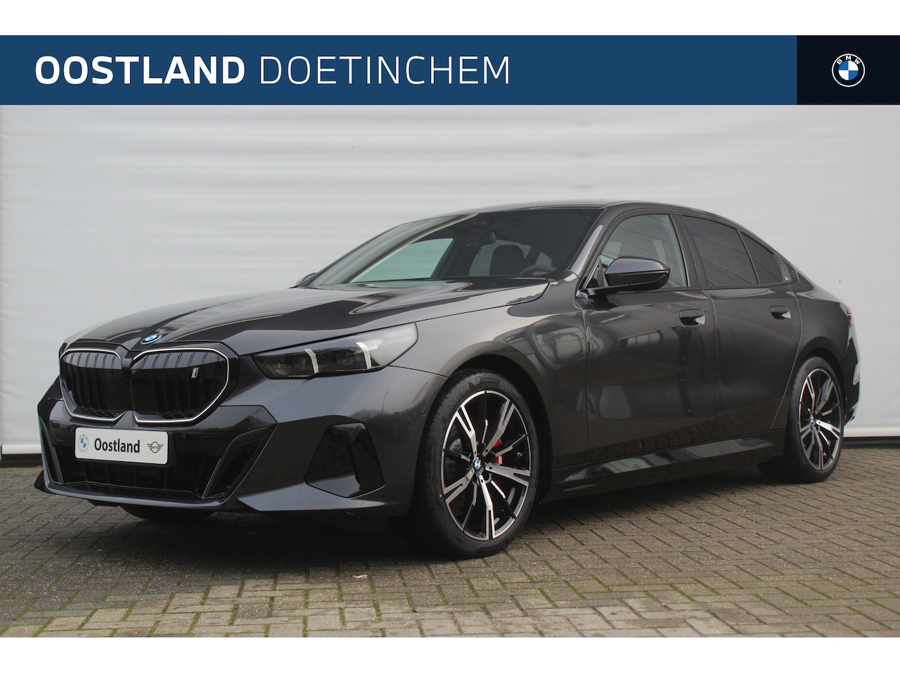 BMW i5 - eDrive40 M Sport / Trekhaak / M Multifunctionele Stoelen / Bowers & Wilkins / Adaptieve LE - AutoWereld.nl