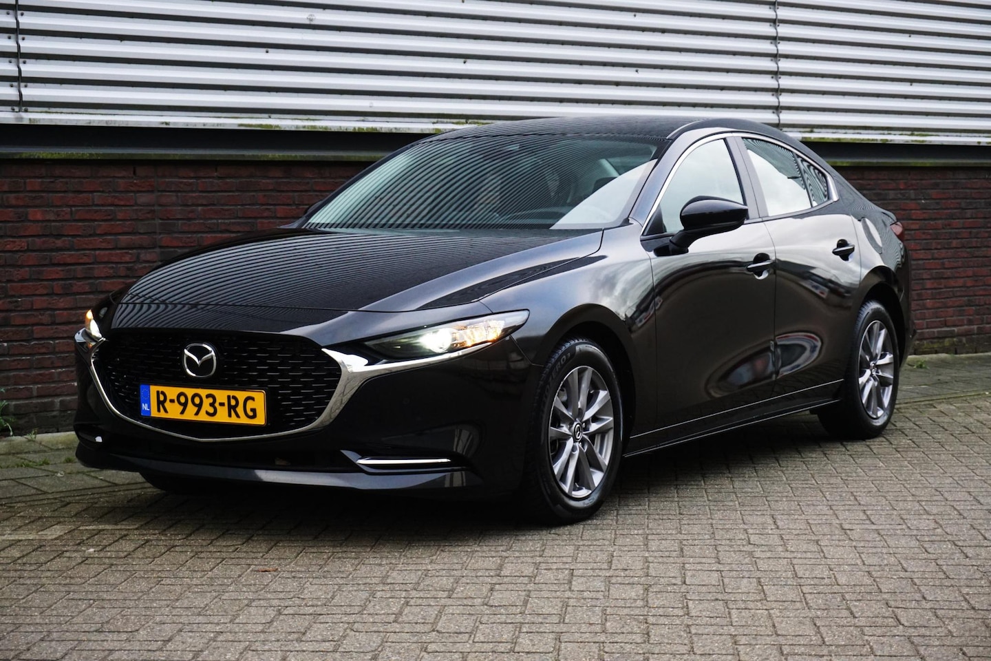 Mazda 3 - 2.0 e-SkyActiv-X M Hybrid 186PK/Head-Up/Camera/LED /November 2022!! - AutoWereld.nl