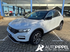 Volkswagen T-Roc - 1.5 TSI Active | DSG | Navi | Trekhaak | App Carplay | LMW 17" | Mooi