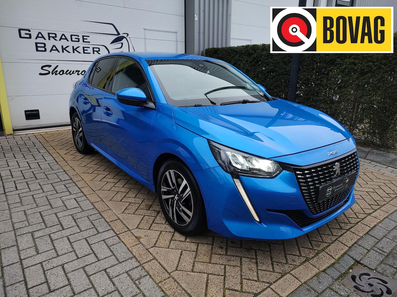 Peugeot 208 - 1.2 PureTech Allure Navigatie/Carplay Led 360-Camera Half Leder - AutoWereld.nl