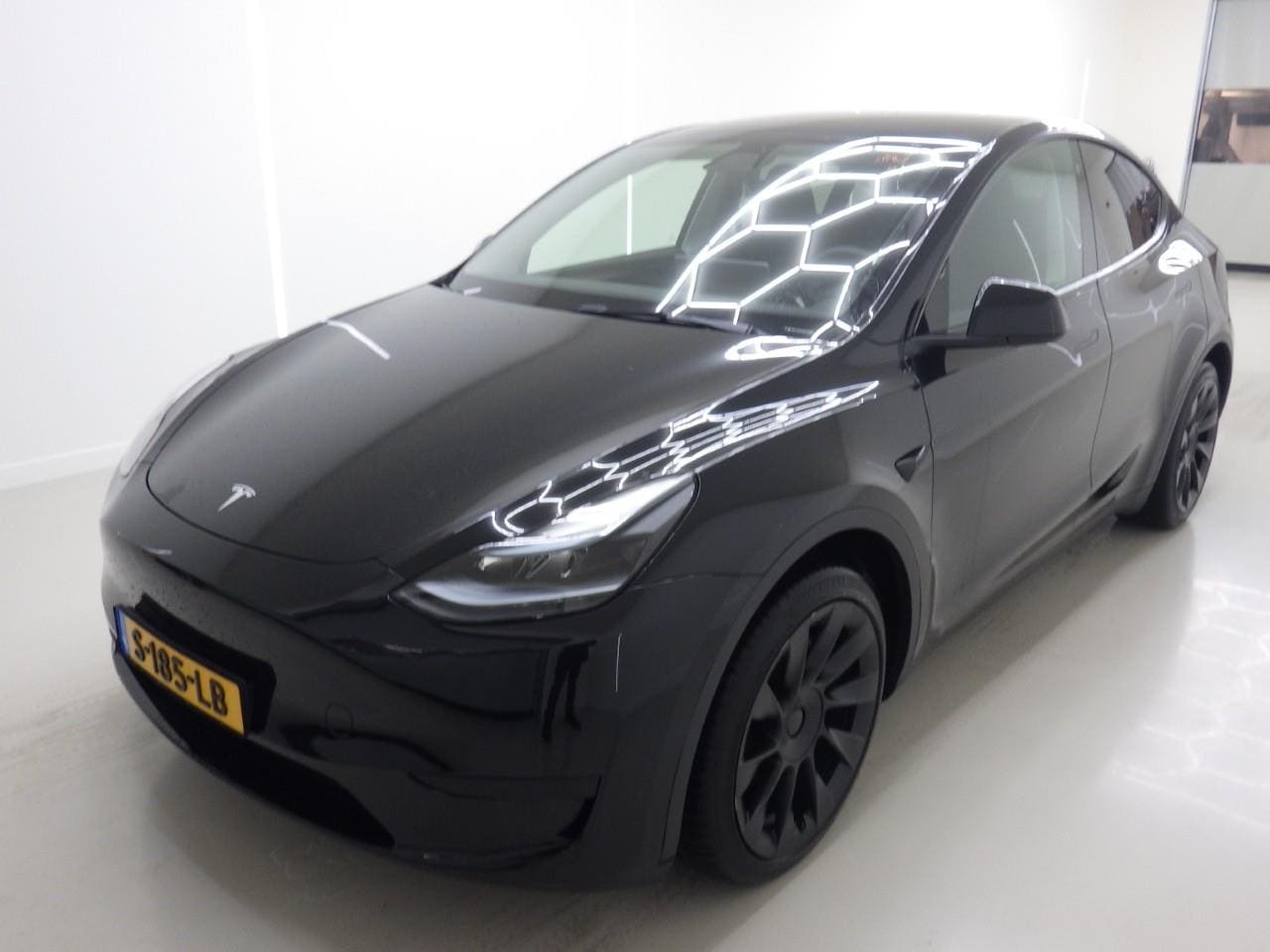 Tesla Model Y - Standard RWD Plus 351pk [ TREKHAAK+LFP ACCU+FSD+20INCH+PREMIUM AUDIO ] - AutoWereld.nl