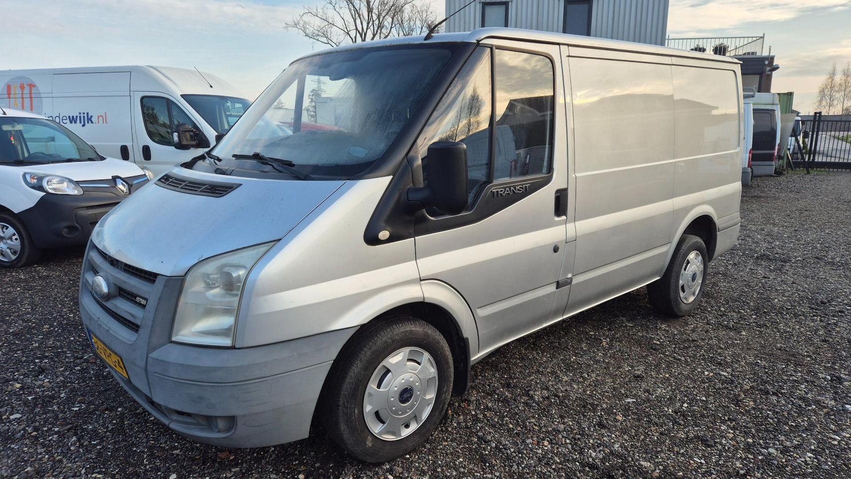 Ford Transit - 260S 2.2 TDCI SHD 260S 2.2 TDCI SHD - AutoWereld.nl