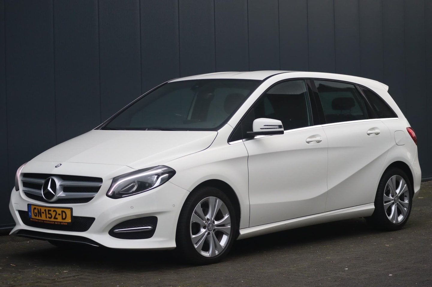 Mercedes-Benz B-klasse - 180 Ambition | PDC | Trekhaak | LED | org. NL - AutoWereld.nl
