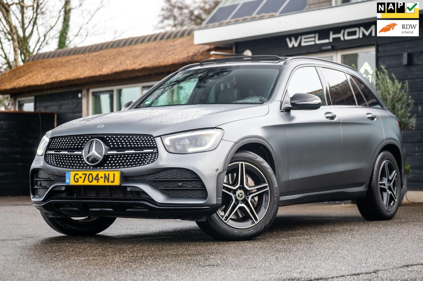 Mercedes-Benz GLC-klasse - 200 AMG Line I Panodak I Sfeerverlichting I Adaptive Cruise I NL-Auto I NAP I Designo Sele - AutoWereld.nl