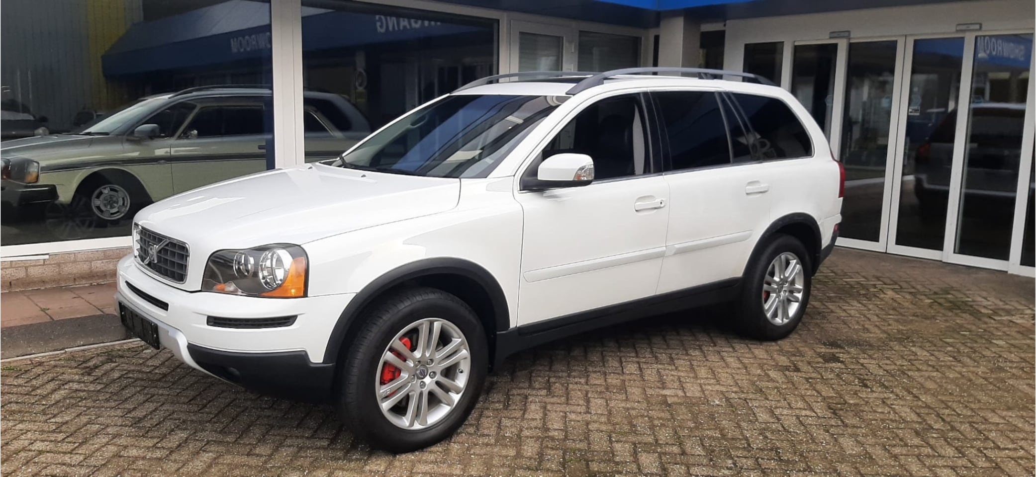 Volvo XC90 - 3.2 Momentum 2WD YOUNGTIMER 185.000km 114.000 MIJLEN - AutoWereld.nl