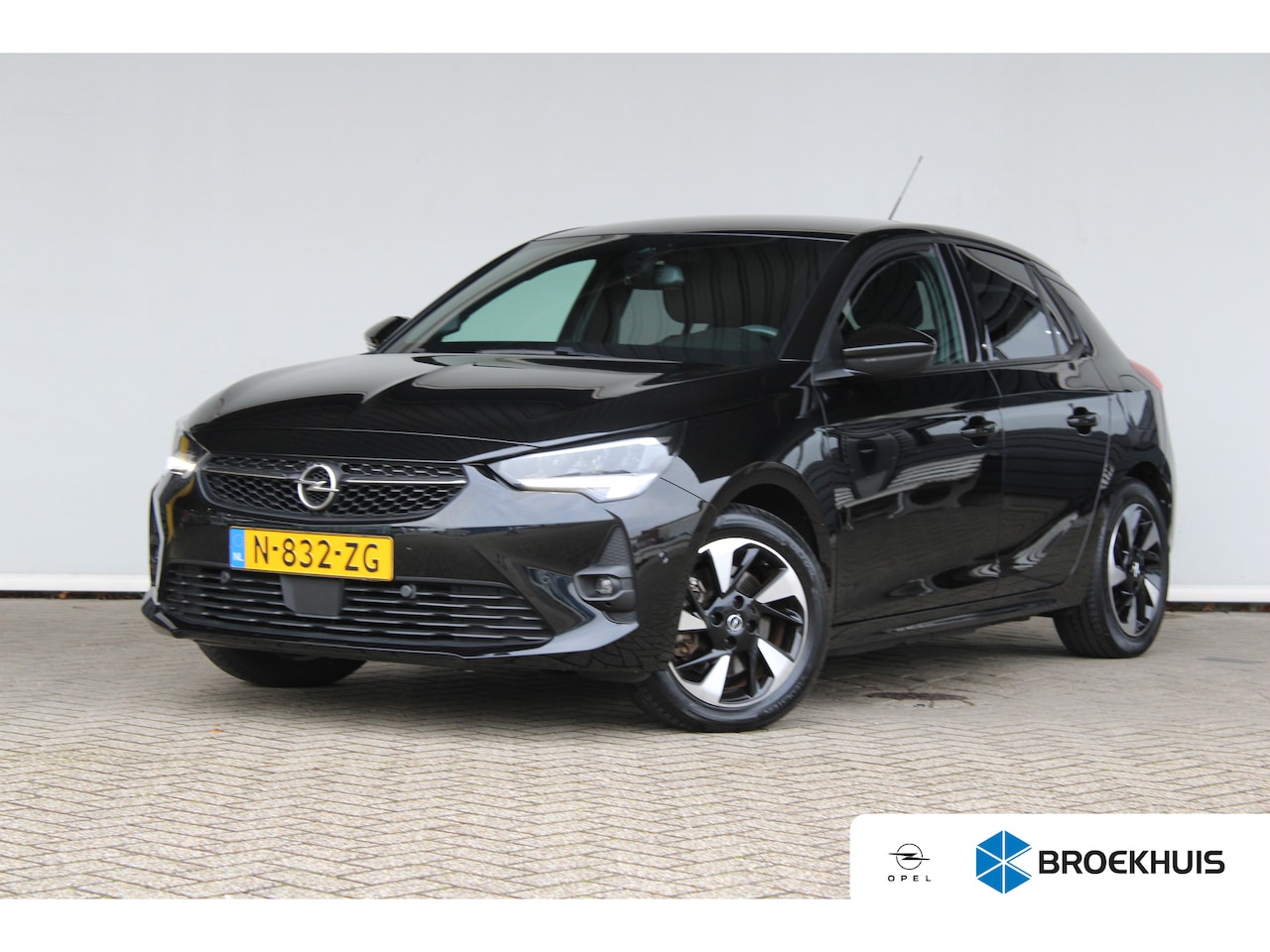 Opel Corsa-e - GS Line 50 kWh | Navi | Dodehoek detectie | Parkeersensoren | Achteruitrijcamera | Apple C - AutoWereld.nl