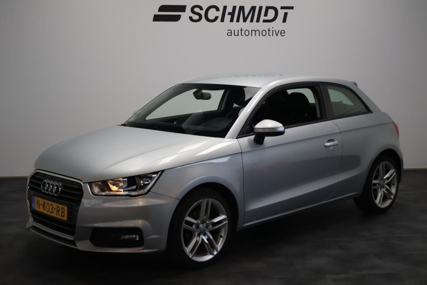 Audi A1 - 1.0 TFSI Pro Line Automaat | Stoelverwarming | Navigatie | 17" - AutoWereld.nl