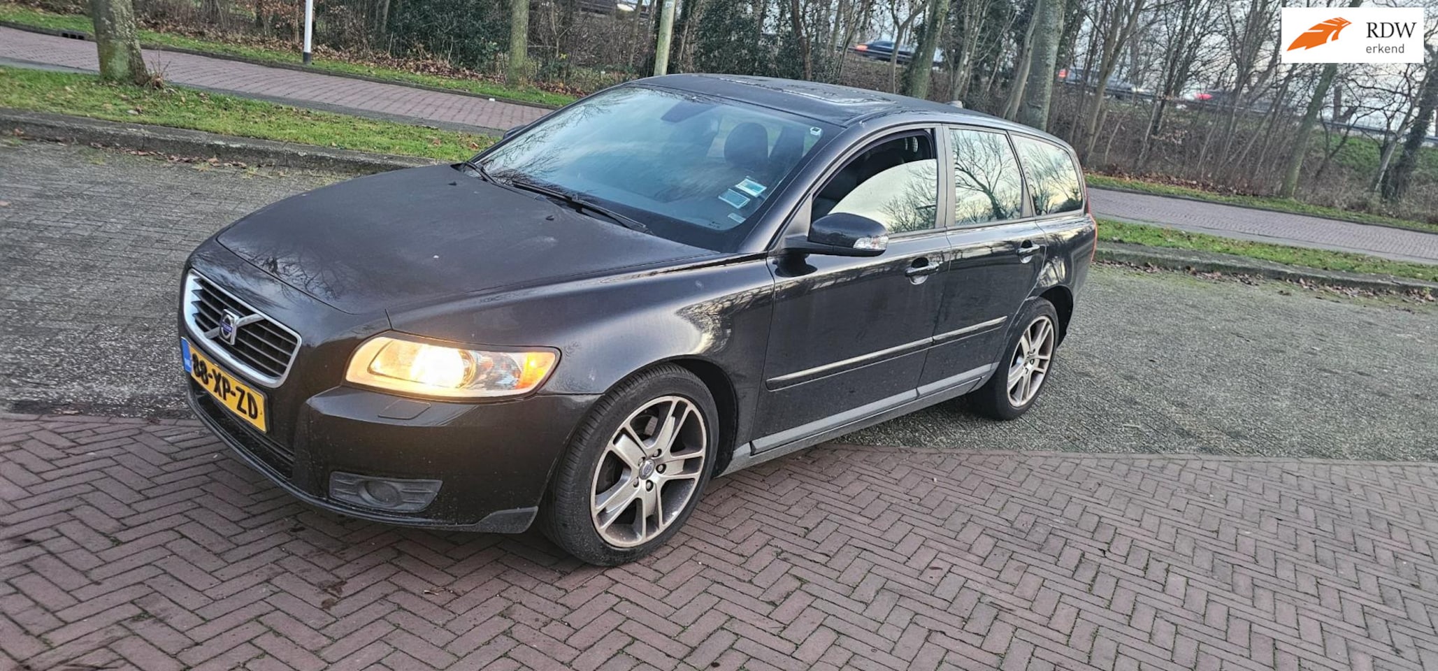 Volvo V50 - 2.4i Edition II nl auto lekke koppakking - AutoWereld.nl