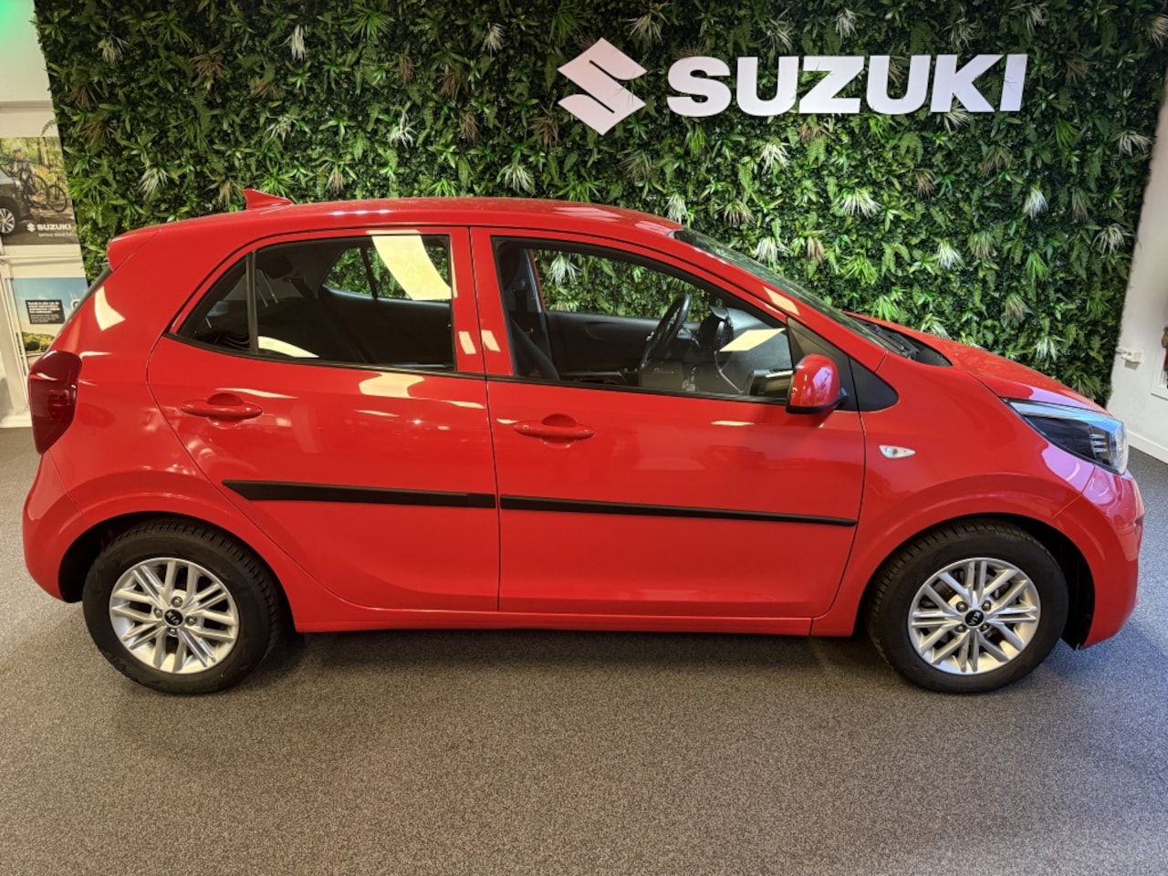 Kia Picanto - Airco LMV All-seasons 1.0 DPi Dynamic Line CC A-uitrijcam. Handsfree bellen - AutoWereld.nl