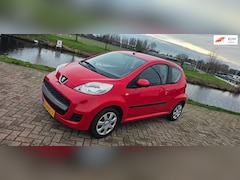 Peugeot 107 - 1.0-12V XS airco centr lage kms