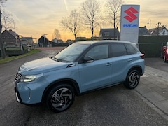 Suzuki Vitara - 1.4 Boosterjet Style Smart Hybrid // 1500 kilo trekgewicht // Nieuwstaat // Snel te rijden