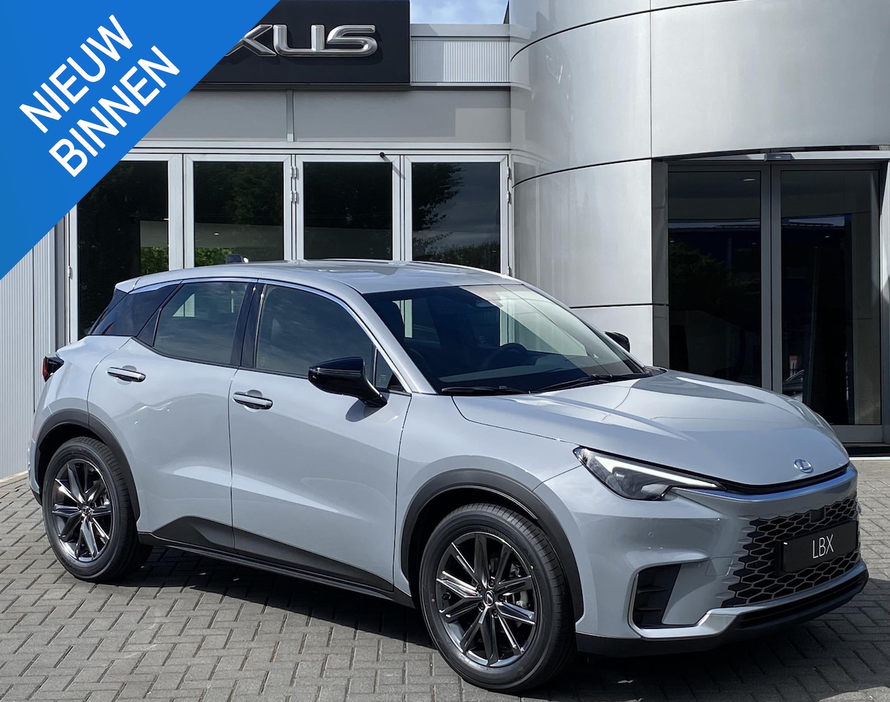 Lexus LBX - Elegant 2WD TECH PACK STOELVERWARMING STUURVERW KEYLESS ELEK-KOFFERKLEP BLIND-SPOT - AutoWereld.nl