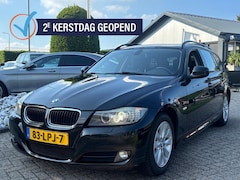 BMW 3-serie Touring - 318i Sport 2010 Zwart Xenon Navi