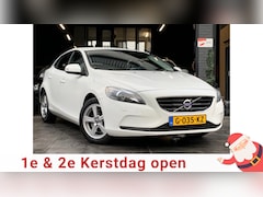 Volvo V40 - 1.6 T2 R-Design|Stoelvw|Xenon|PDC|Cruise|Clima|APK