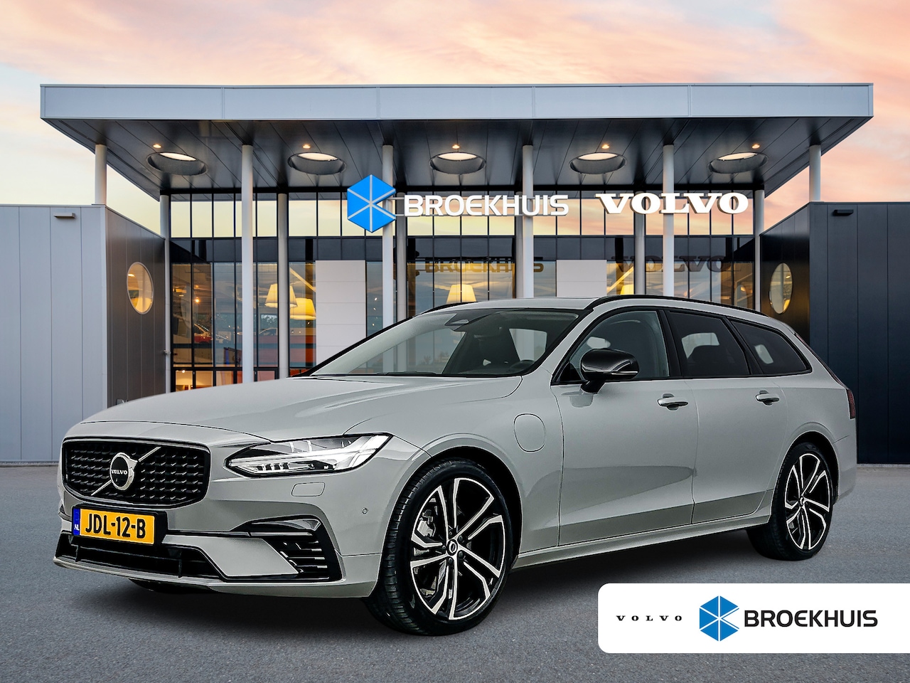 Volvo V90 - T8 Recharge Ultra Dark | 20" | Luchtvering | Geventileerd Nappa | Massagestoelen | Trekhaa - AutoWereld.nl