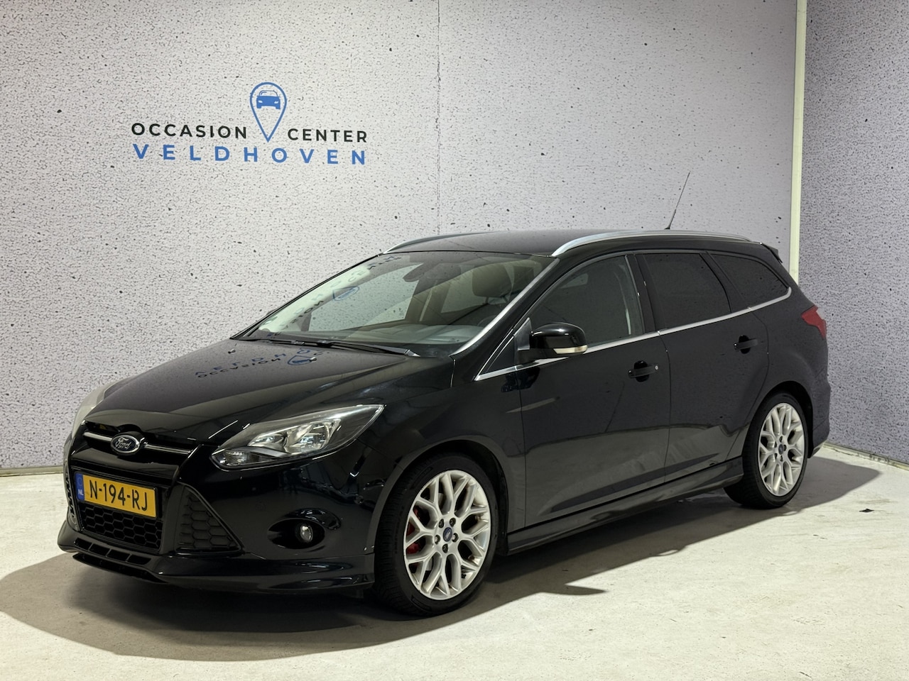 Ford Focus Wagon - 1.6 EcoBoost Titanium // VOORRUITVERWARMING // - AutoWereld.nl