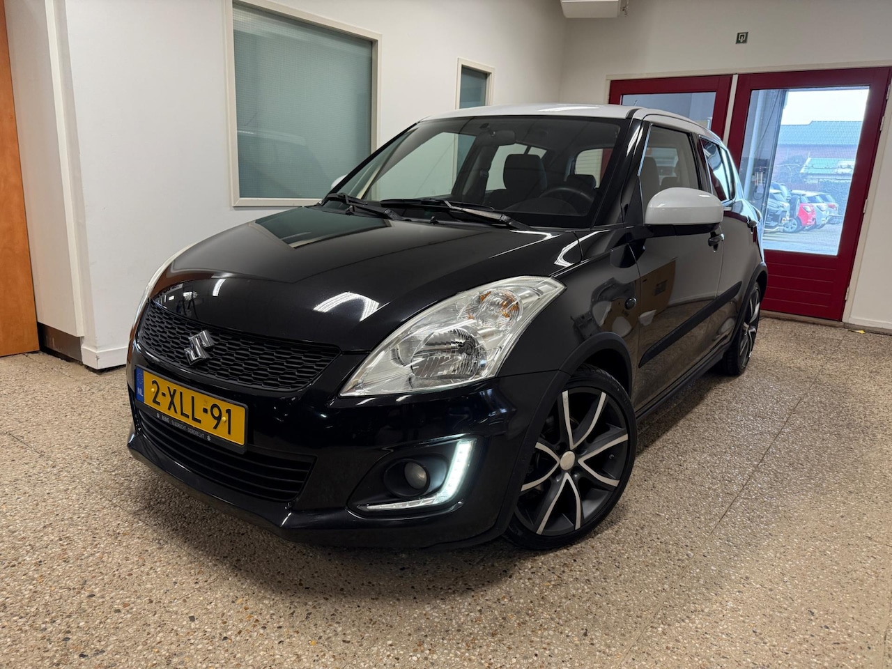 Suzuki Swift - 1.2 Dynamic EASSS Beat | Navi | Bluetooth - AutoWereld.nl