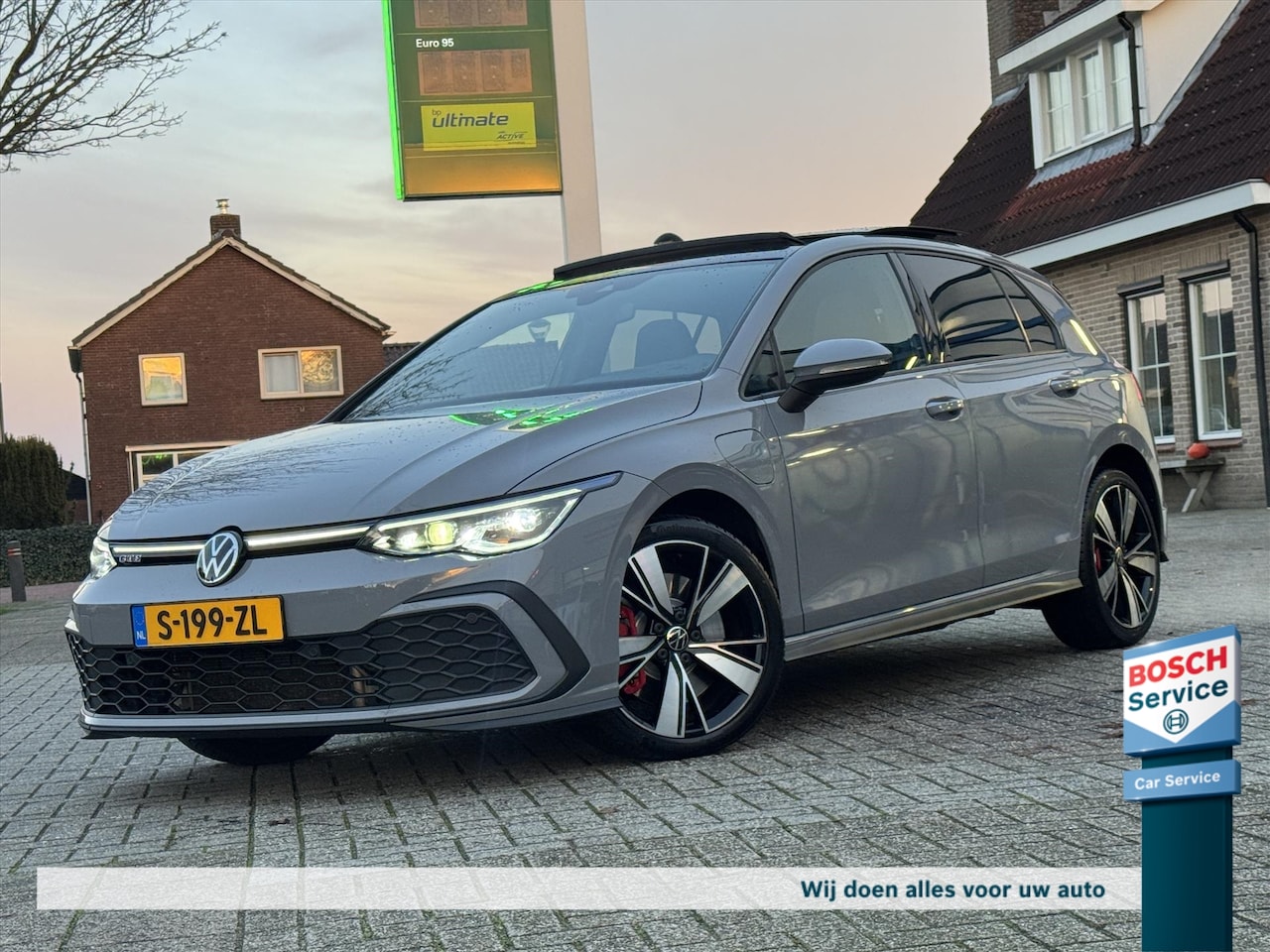 Volkswagen Golf - 1.4 eHybrid GTE 245PK / Pano / Head-Up / IQ-Light / Keyless / Camera / Stoelverwarming / S - AutoWereld.nl