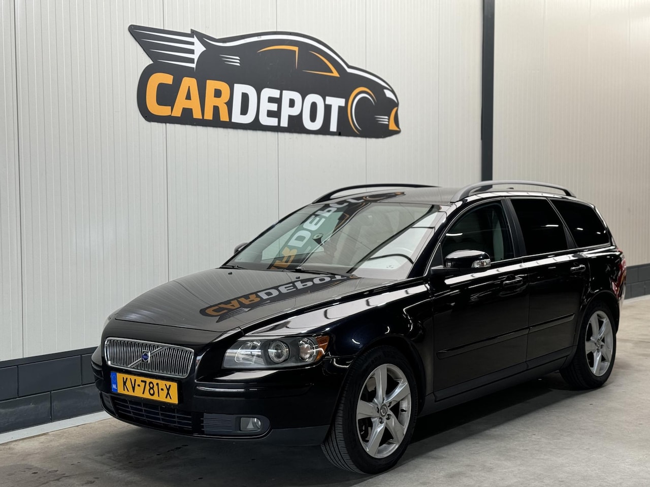 Volvo V50 - 2.4 D5 Summum Distributieriem Pas vervangen Multiriem Pas vervangen Aircopomp Pas vervange - AutoWereld.nl