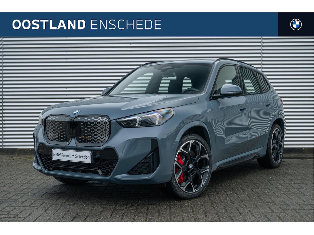 BMW iX1 - eDrive20 M Sport / Panoramadak / Sportstoelen / Achteruitrijcamera / M Adaptief onderstel - AutoWereld.nl