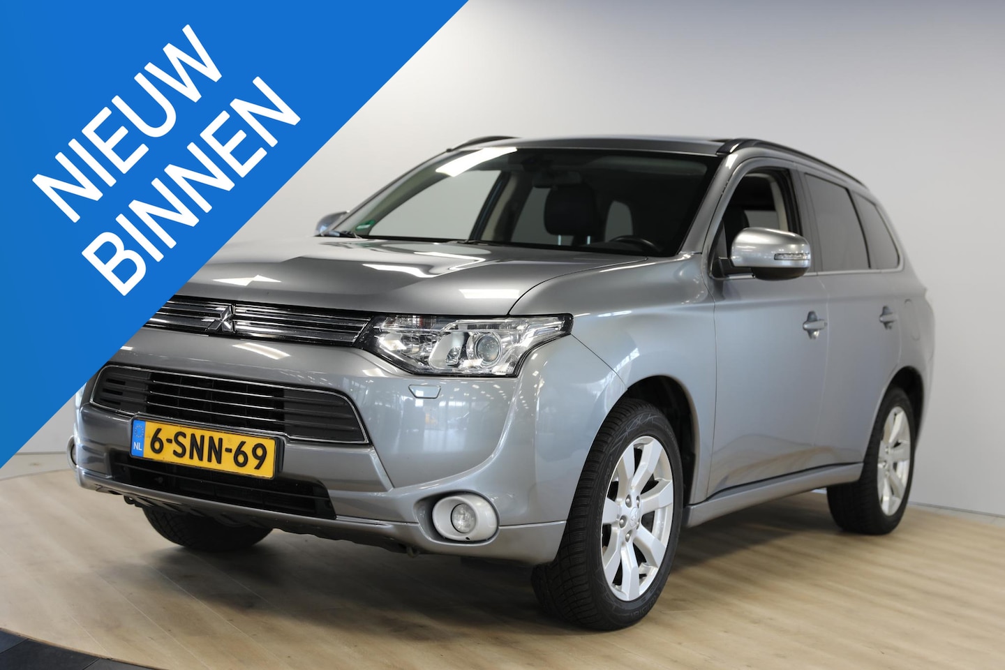 Mitsubishi Outlander - 2.0 PHEV Instyle | 1e eigenaar | Dealeronderhouden | Trekhaak - AutoWereld.nl
