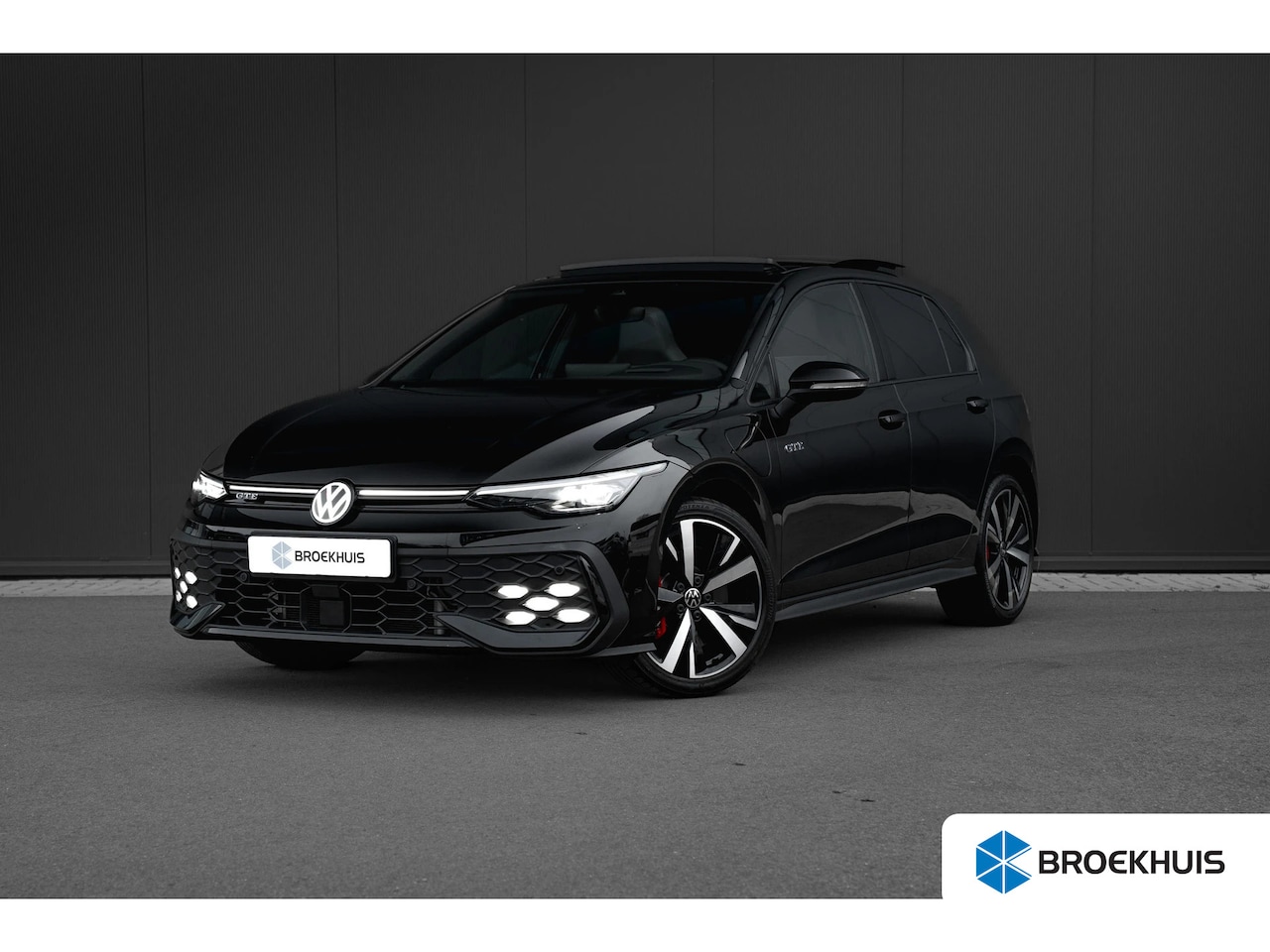 Volkswagen Golf - 1.5 TSI eHybrid 272pk GTE | Panoramadak | Trekhaak | Head-Up | Leer | Stoelen Elektrisch | - AutoWereld.nl