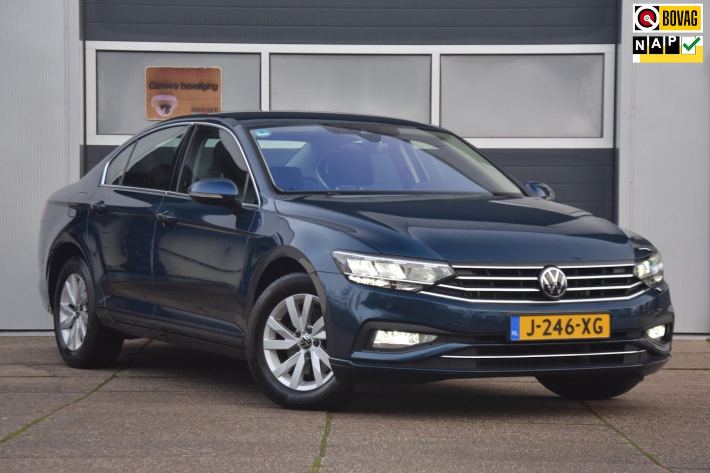 Volkswagen Passat - 1.5 TSI Business APPLE CARPLAY/DRAADLOOS LADEN/PARKEER ASSISTENT - AutoWereld.nl