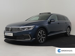 Volkswagen Passat Variant - GTE Business 218pk | Panorama dak | Trekhaak | Head-up display | Dodehoekdetectie | Ledere